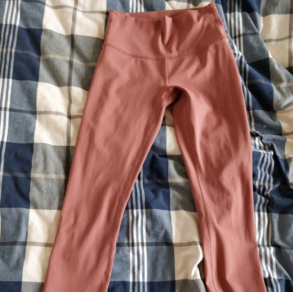 Lululemon leggings Wunder under size 4  25'